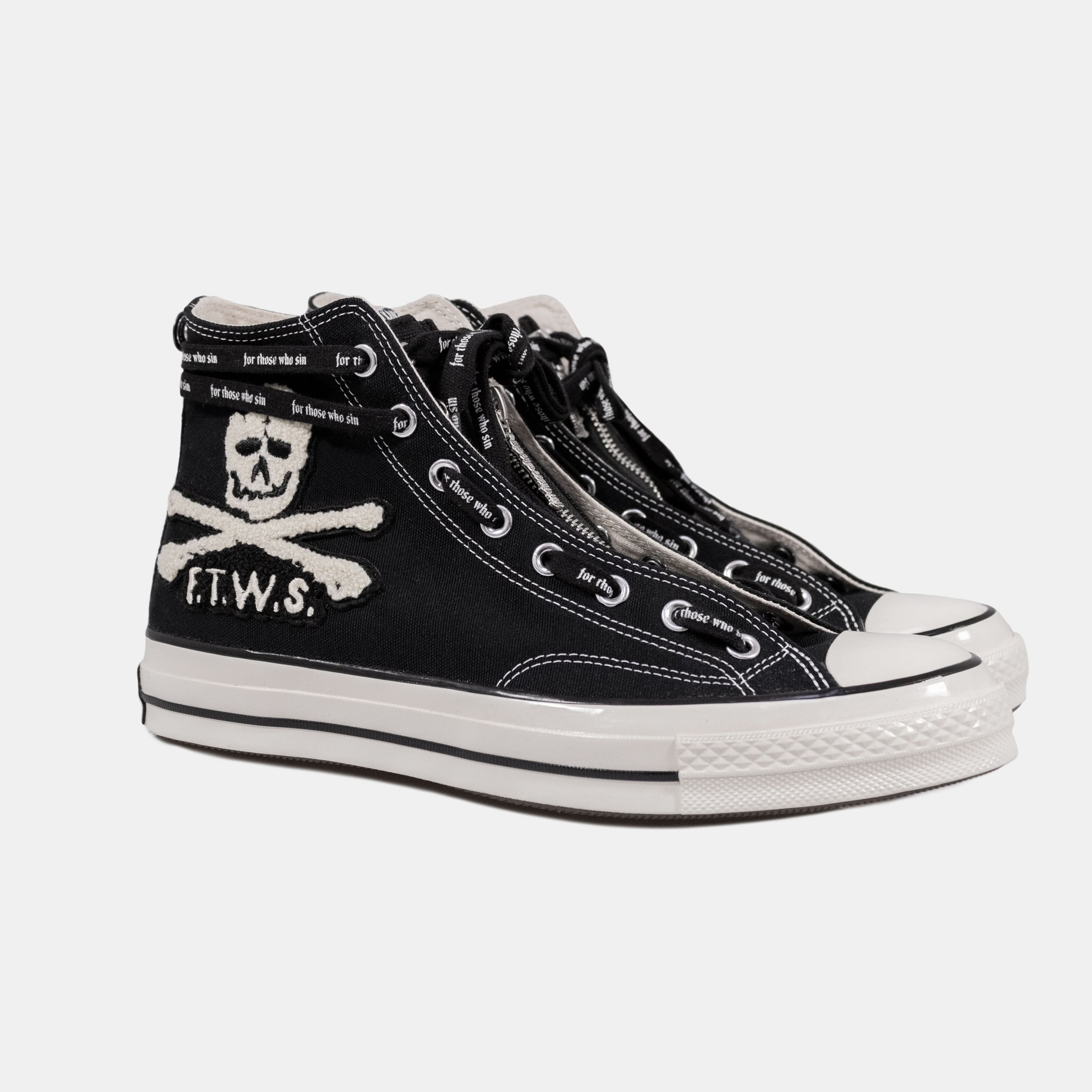 LOGO LACES
