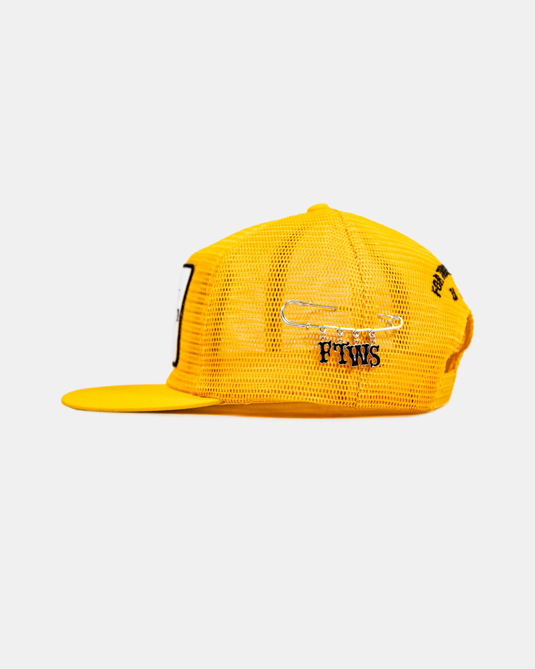 BAR & SHIELD HAT